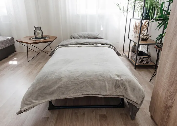 Quiet & Family Friendly, Free Parking, Near Park